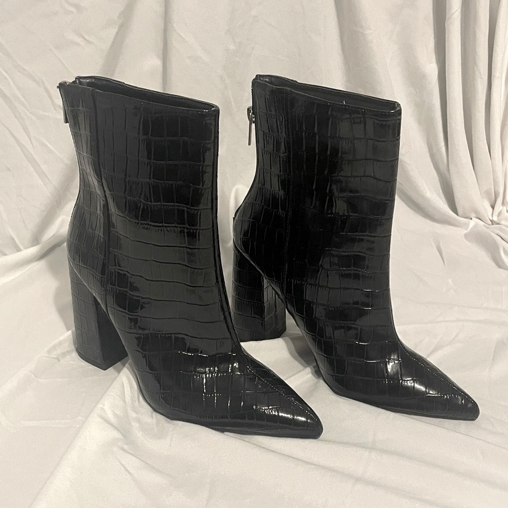 Black Crocodile Print Ankle Boots / 3in heels / Size 8